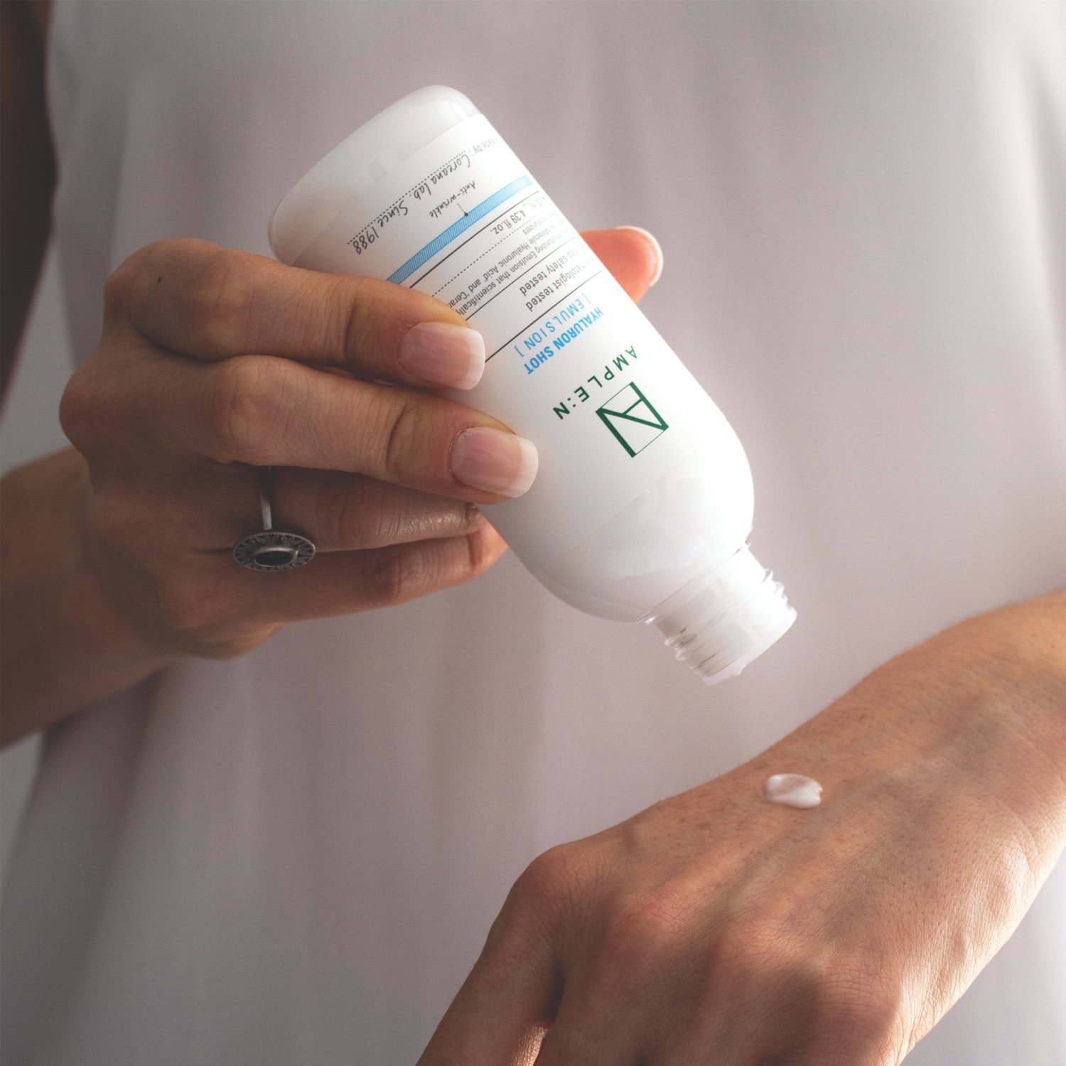 Crema fluida hidratante Amplen Ácido Hialurónico 130ml - Imagen 2